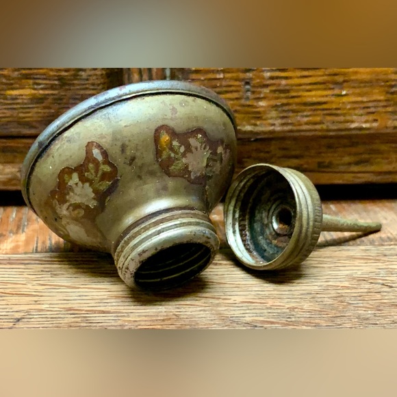 Antique Home Use Metal Straight Standard Spout Oil Can - Picture 6 of 12